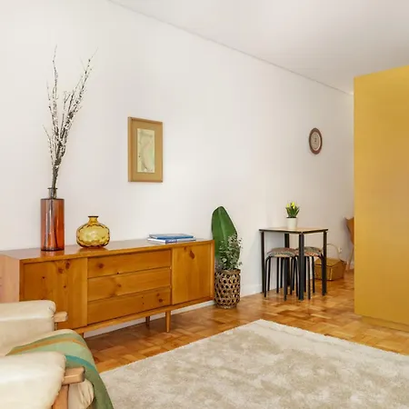 Viva Cozy Downtown Apartment *